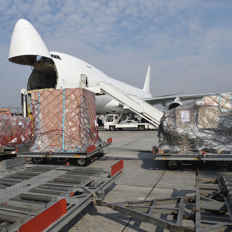 飞机装载货物